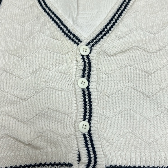 Polo and sweater vest - Picture 5 of 5